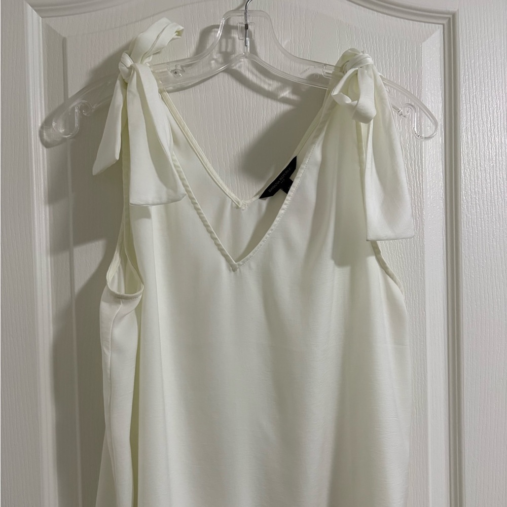 Banana Republic Cream Sleeveless Blouse